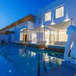 Icon Mykonos 스키아토스타운